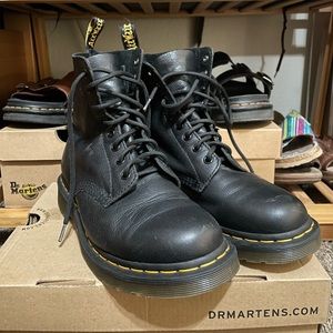 Dr. Marten 1460 Woman’s Pascal Virgina Leather Boots